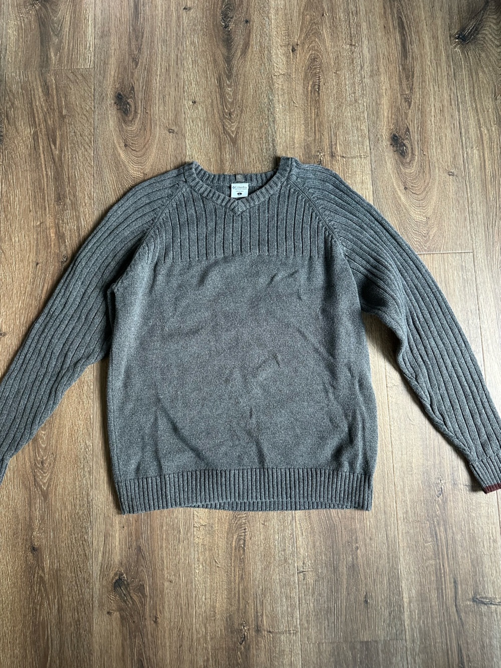 Columbia Men's Gray Ribbed Crewneck Sweater